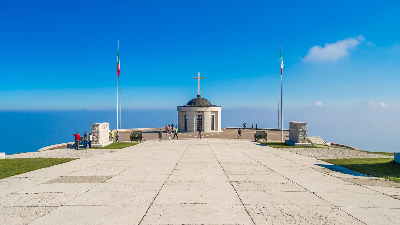 cappella sacrario monte grappa primavera estate