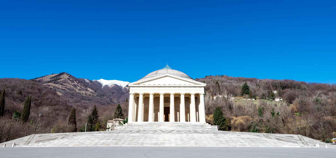 Il Tempio di Canova a Possano in Provincia di Treviso. La chiesa neoclassica fu consacrata nel 1832